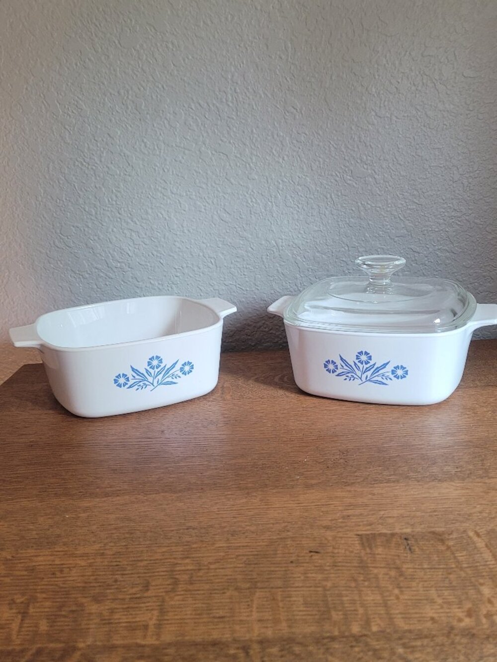 (2) A-1 1/2-B 1.5 liter Blue Cornflower Casserole dishes (1) Lid A-7-C